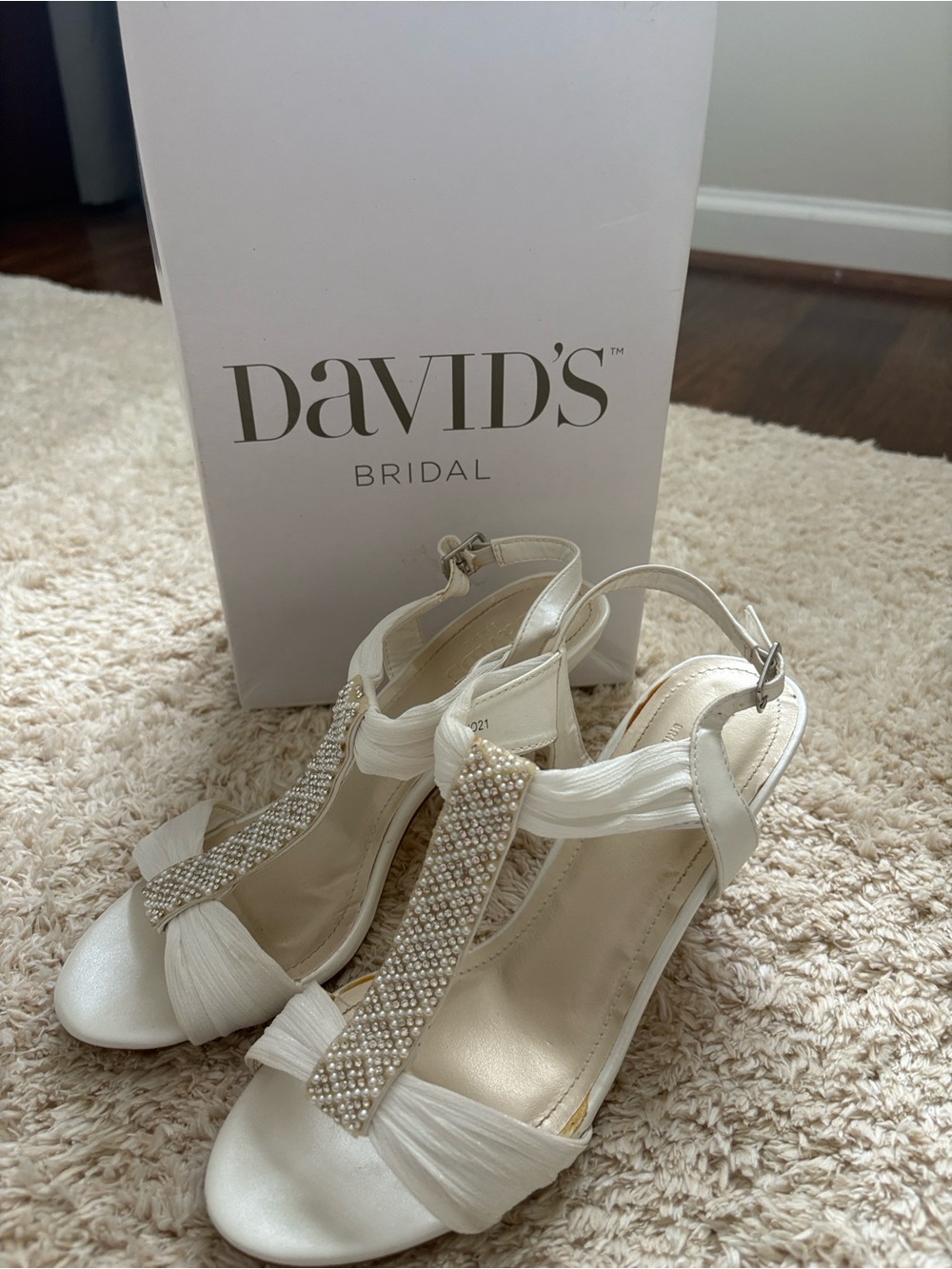 David's Bridal Ivory Pearl & Crystal T-Strap Heels